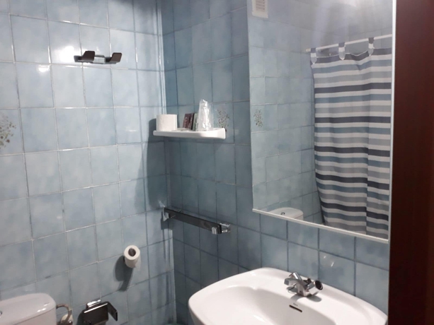 Imagen de la habitación del Hostal Alcorisa. Foto 16