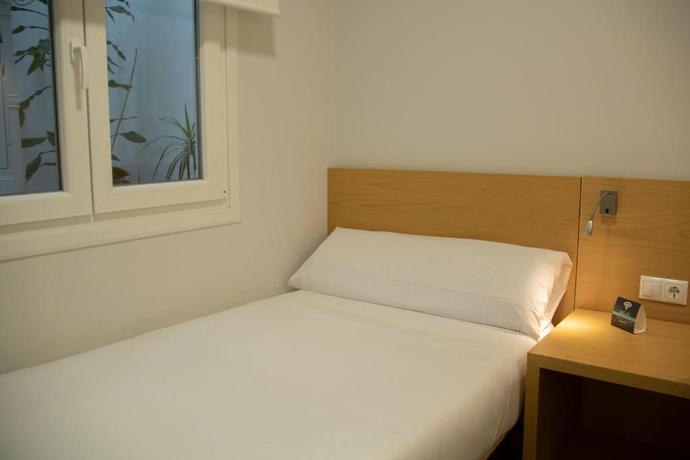 Imagen general del Hostal Alda Alborán Rooms. Foto 13