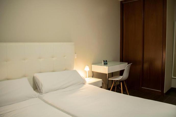 Imagen general del Hostal Alda Alborán Rooms. Foto 17