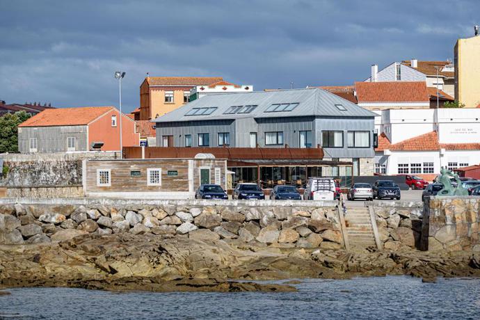 Imagen de los exteriores del Hostal Alda Corrubedo. Foto 12