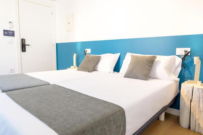 Imagen de la habitación del Hostal Alda Corrubedo. Foto 10