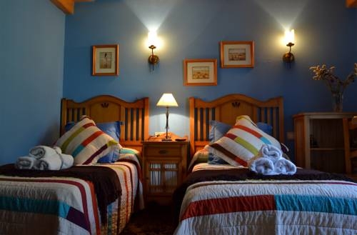 Imagen de la habitación del Hostal Alfonso, Santiago de Compostela. Foto 2