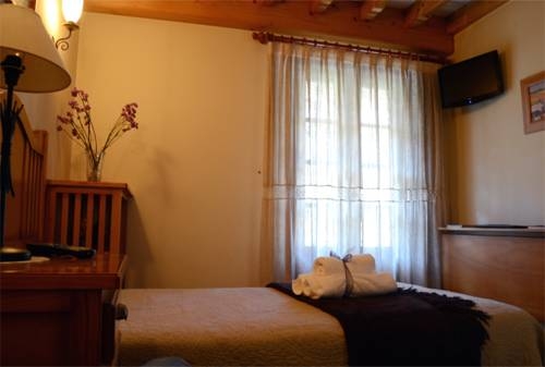 Imagen de la habitación del Hostal Alfonso, Santiago de Compostela. Foto 7