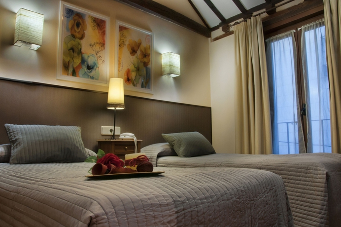 Imagen de la habitación del Hostal Alfonso Xii, Toledo. Foto 3