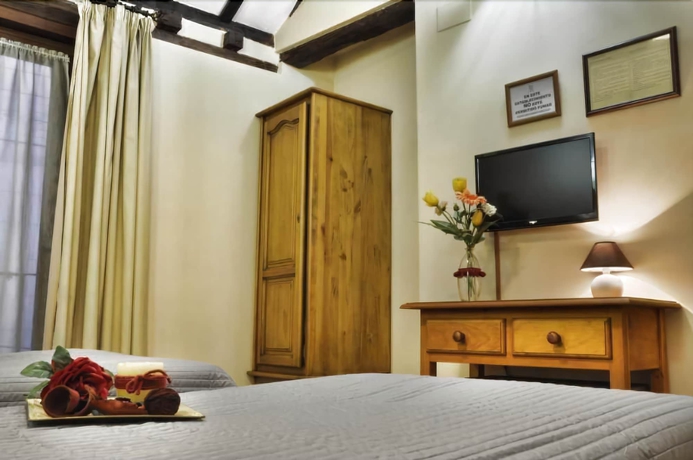Imagen de la habitación del Hostal Alfonso Xii, Toledo. Foto 6