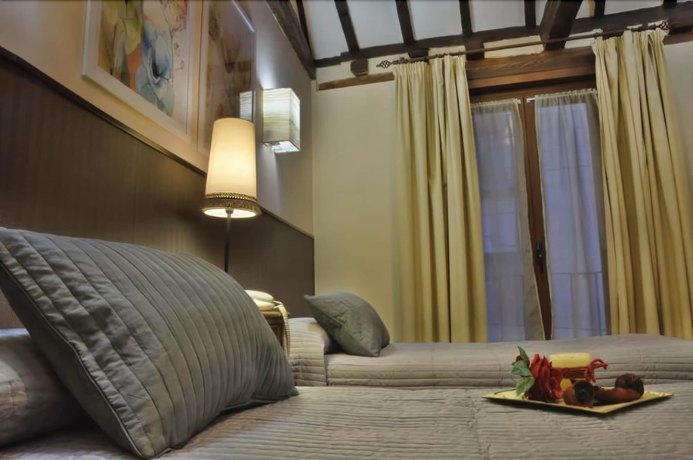 Imagen de la habitación del Hostal Alfonso Xii, Toledo. Foto 8