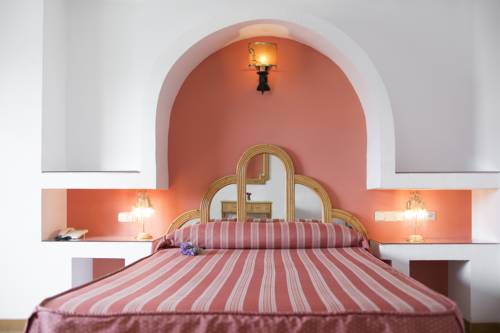 Imagen de la habitación del Hostal Alhambra, Nerja. Foto 6