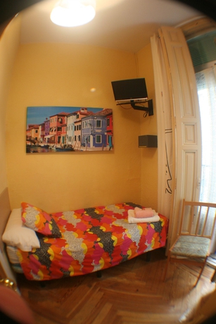 Imagen de la habitación del Hostal Alicante, Centro de Madrid. Foto 7