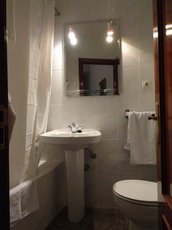 Imagen de la habitación del Hostal Alistana. Foto 17