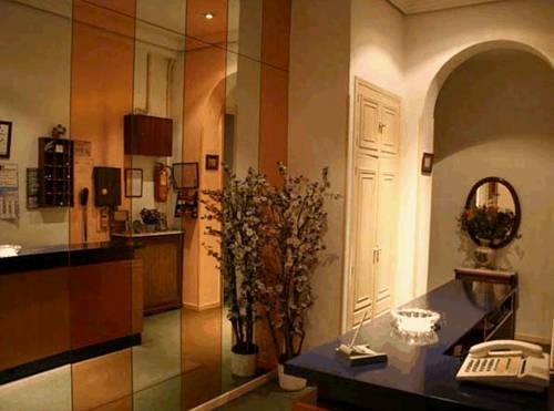 Imagen de los interiores del Hostal Almanzor, Barrio de las Letras. Foto 9