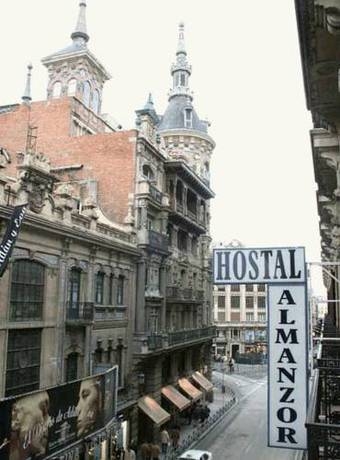 Imagen de los exteriores del Hostal Almanzor, Barrio de las Letras. Foto 8