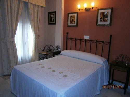Imagen de la habitación del Hostal Almanzor, Córdoba. Foto 9