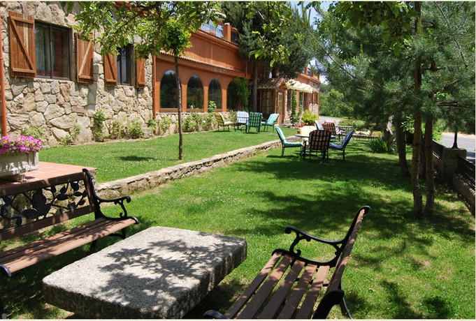 Imagen de los exteriores del Hostal Almanzor, Navarredonda Gredos. Foto 11