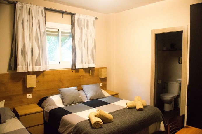 Imagen de la habitación del Hostal Alogar. Foto 8