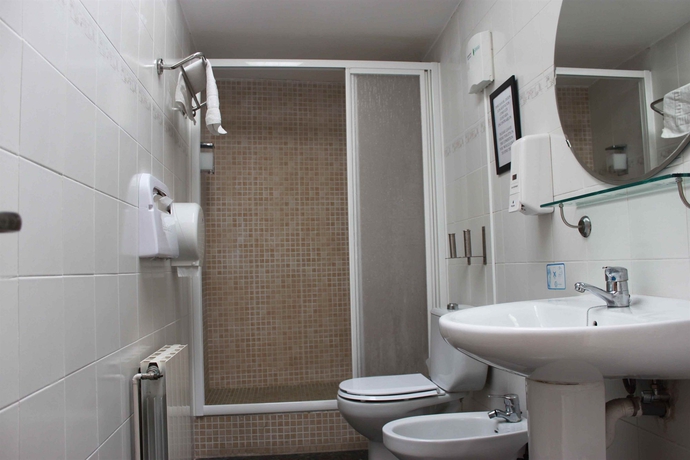 Imagen de la habitación del Hostal Alogar. Foto 10