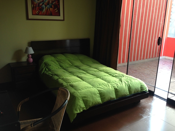 Imagen de la habitación del Hostal Alpes Lima. Foto 7