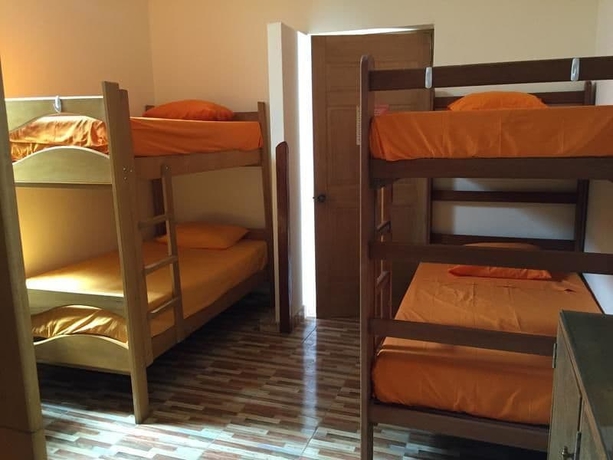 Imagen de la habitación del Hostal Alpes Lima. Foto 10