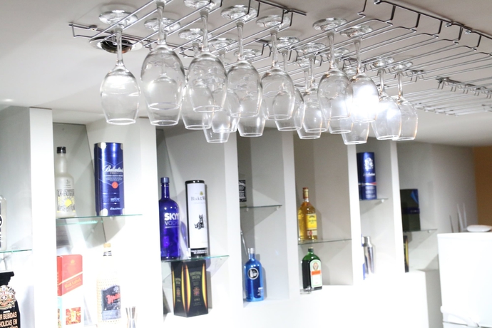 Imagen del bar/restaurante del Hostal Alpes Lima. Foto 5