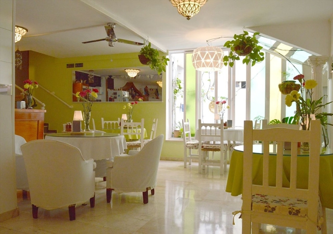Imagen del bar/restaurante del Hostal Altamar, Almu&ntilde;&eacute;car. Foto 2