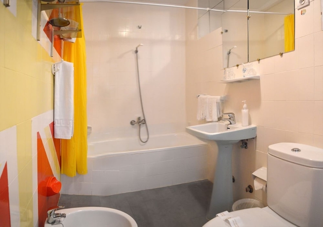 Imagen de la habitación del Hostal Altamar, Almuñecar. Foto 12