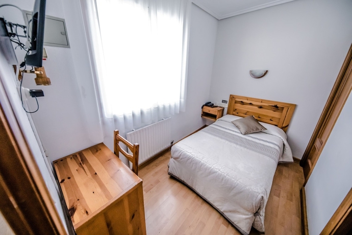 Imagen de la habitación del Hostal Alvi. Foto 9