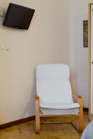 Imagen de la habitación del Hostal América, Centro de Madrid. Foto 8