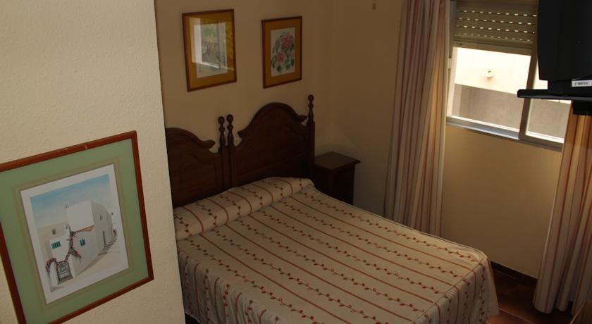 Imagen de la habitación del Hostal Andalucia, Almu&ntilde;&eacute;car. Foto 3