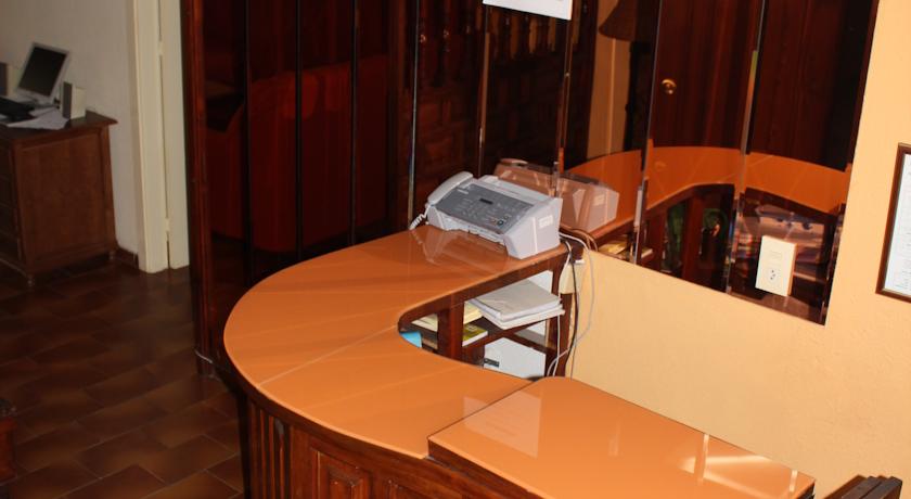 Imagen de los interiores del Hostal Andalucia, Almu&ntilde;&eacute;car. Foto 5