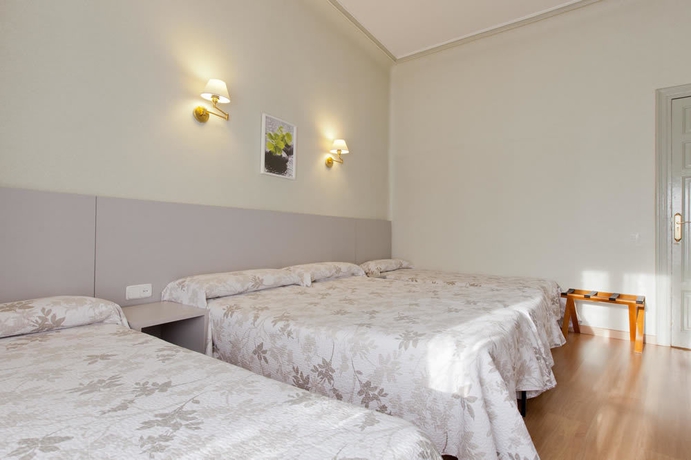 Imagen de la habitación del Hostal Andorra, Gran V&iacute;a. Foto 1