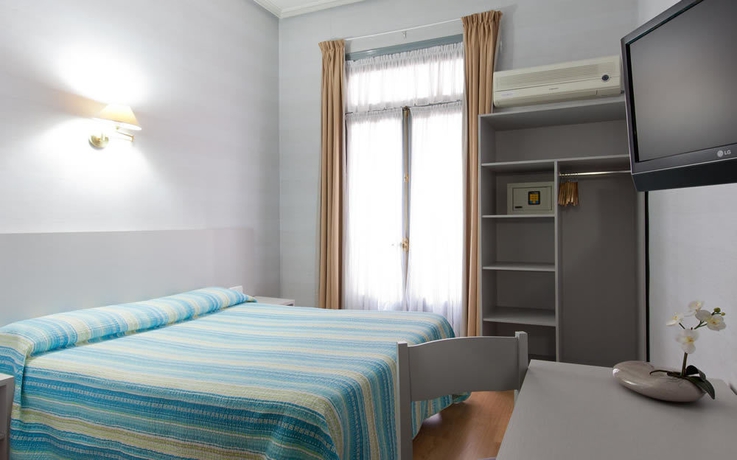 Imagen de la habitación del Hostal Andorra, Gran V&iacute;a. Foto 4