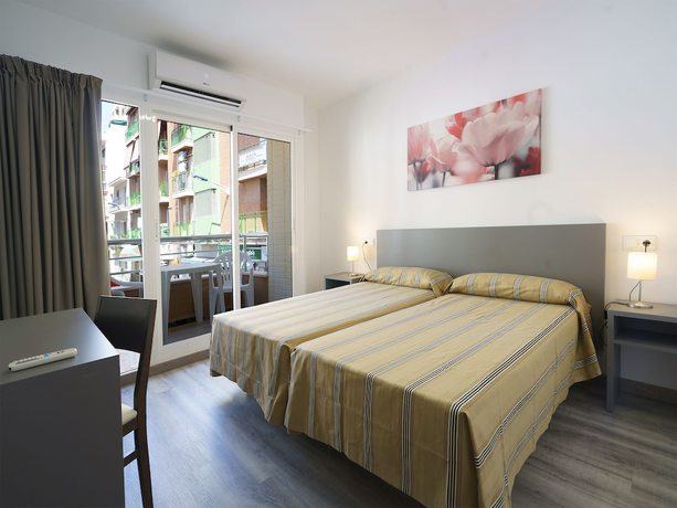 Imagen de la habitación del Hostal Anna Benidorm. Foto 8