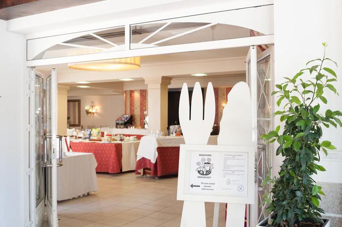 Imagen de los exteriores del Hostal Antolín. Foto 5