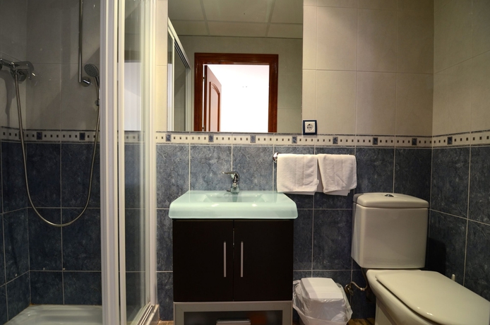 Imagen de la habitación del Hostal Apartamentos La Gola. Foto 11