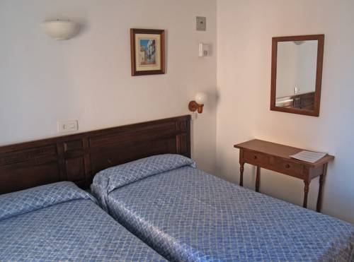 Imagen general del Hostal Aparthotel ALMARIS. Foto 2