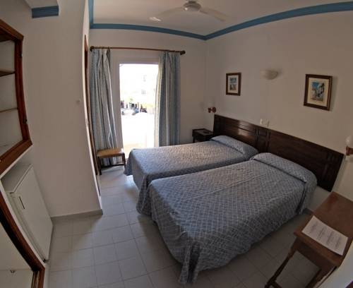 Imagen general del Hostal Aparthotel ALMARIS. Foto 3