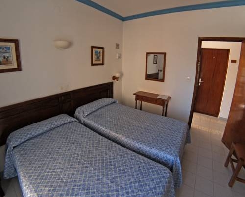 Imagen general del Hostal Aparthotel ALMARIS. Foto 5