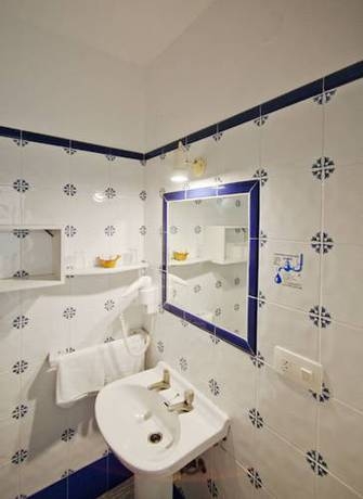 Imagen general del Hostal Aparthotel ALMARIS. Foto 7