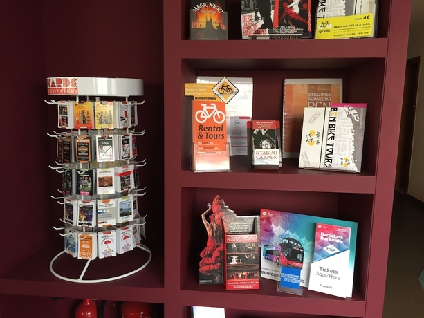 Imagen de los interiores del Hostal Apolo, Sants-Montjuic. Foto 18