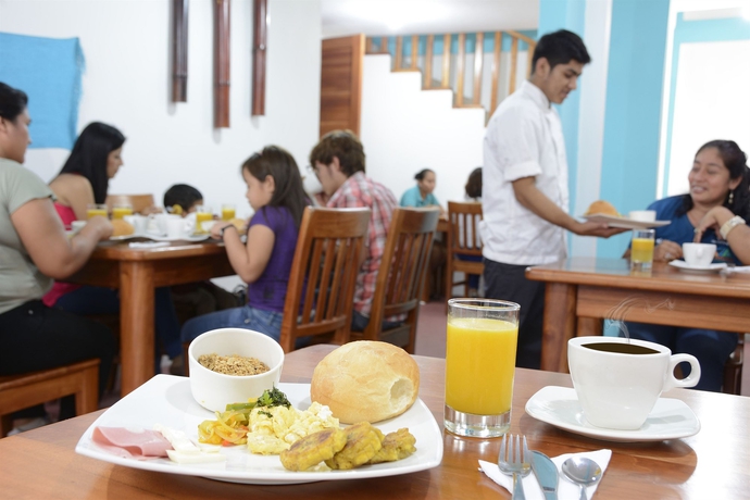Imagen del bar/restaurante del Hostal Aquamarine Galapagos. Foto 4