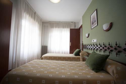 Imagen de la habitación del Hostal Aragon, Ejea de los Caballeros. Foto 2