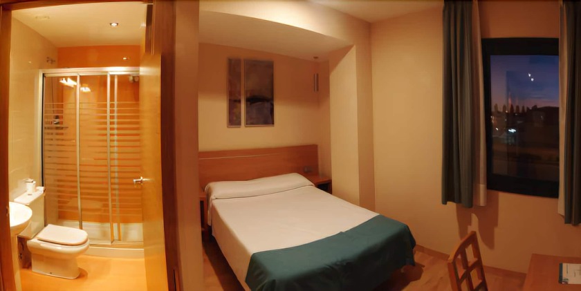Imagen de la habitación del Hostal Aralar. Foto 3