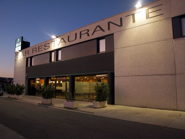 Imagen del bar/restaurante del Hostal Aralar. Foto 2