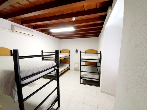 Imagen de la habitación del Hostal Arc House Cordoba. Foto 15