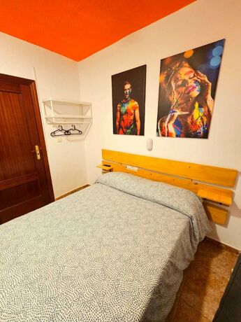 Imagen de la habitación del Hostal Arc House Granada. Foto 15