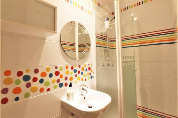 Imagen general del Hostal Arco Iris, Barrio de Salamanca. Foto 5