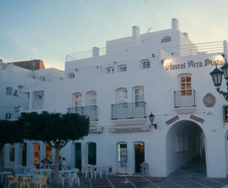Imagen de los exteriores del Hostal Arco Plaza. Foto 15