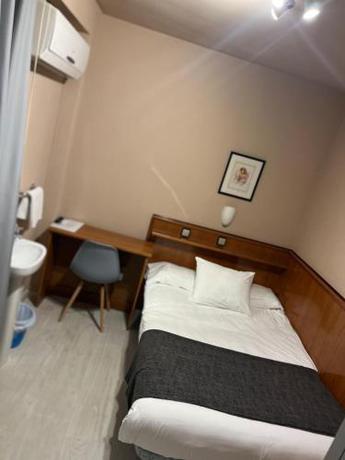 Imagen general del Hostal Arenal, Zaragoza. Foto 2