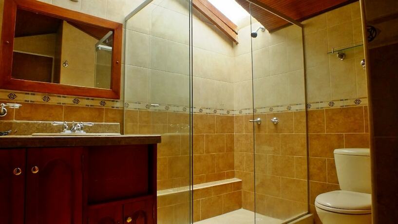 Imagen de la habitación del Hostal Arias Bogot&aacute;. Foto 27