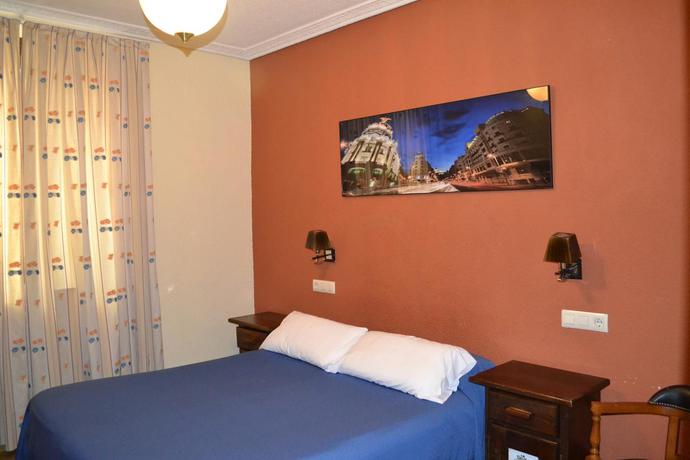 Imagen de la habitación del Hostal Aribel Longinos. Foto 7