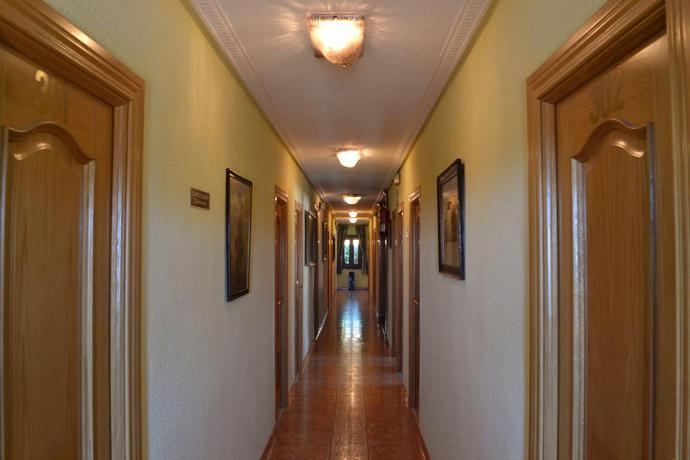 Imagen de los interiores del Hostal Aribel Longinos. Foto 19